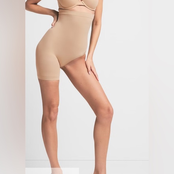 Brand New SKIMS Seamless Sculpt Solution Short - Exposed XS NWOT - Picture 1 of 6